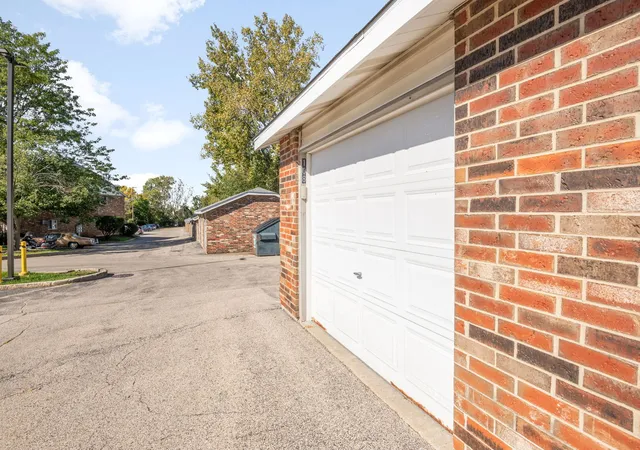 Photo 3 of Condo for sale at 4316 W Shamrock Ln #1C, Mc Henry, IL 60050 | MLS# 12781426 | Listing updated on 2026-10-10