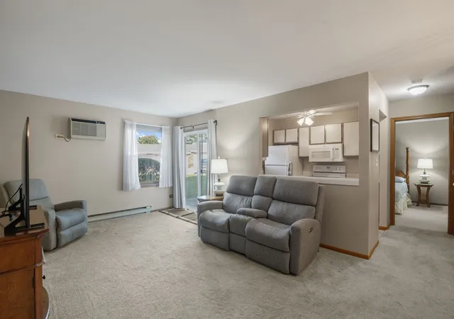 Photo 3 of Condo for sale at 4316 W Shamrock Ln #1C, Mc Henry, IL 60050 | MLS# 12781426 | Listing updated on 2026-10-10