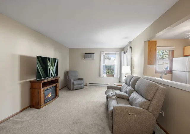 Photo 4 of Condo for sale at 4316 W Shamrock Ln #1C, Mc Henry, IL 60050 | MLS# 12781426 | Listing updated on 2026-10-10