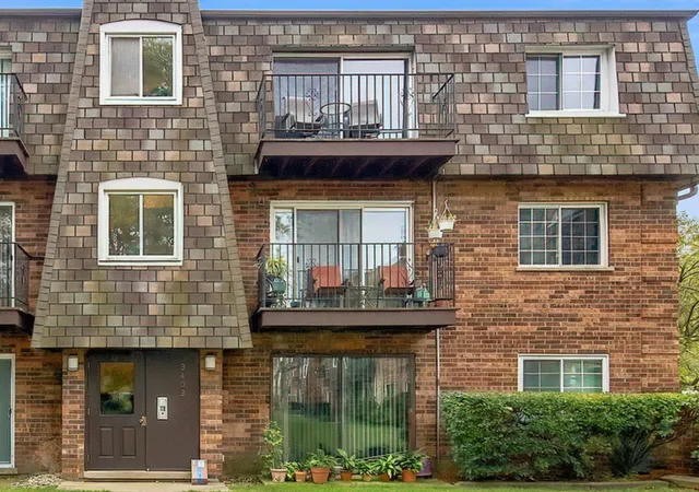 Condo for sale at 9402 Bay Colony Dr #3W, Des Plaines, IL 60016 | MLS# 12781432