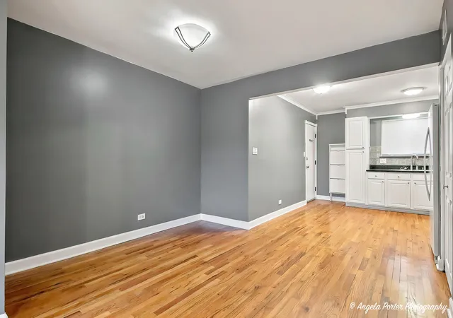 Photo 3 of Condo for sale at 9402 Bay Colony Dr #3W, Des Plaines, IL 60016 | MLS# 12781432 | Listing updated on 2026-10-09