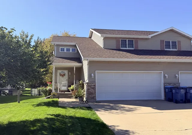 Photo 1 of Multi family home for sale at 213 Oakwood Ave #B, Oglesby, IL 61348 | MLS# 12781433 | Listing updated on 2026-10-09