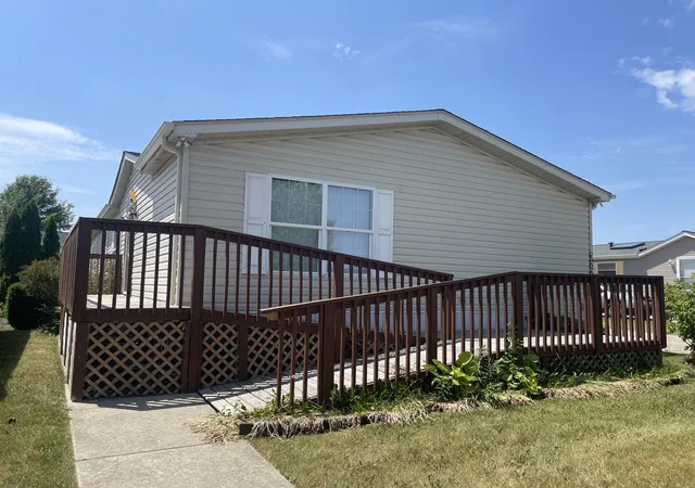 Photo 2 of Manufactured home for sale at 322 Lilac Ln, Matteson, IL 60443 | MLS# 12781437 | Listing updated on 2026-10-09