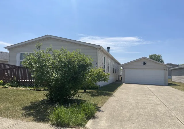 Photo 3 of Manufactured home for sale at 322 Lilac Ln, Matteson, IL 60443 | MLS# 12781437 | Listing updated on 2026-10-09
