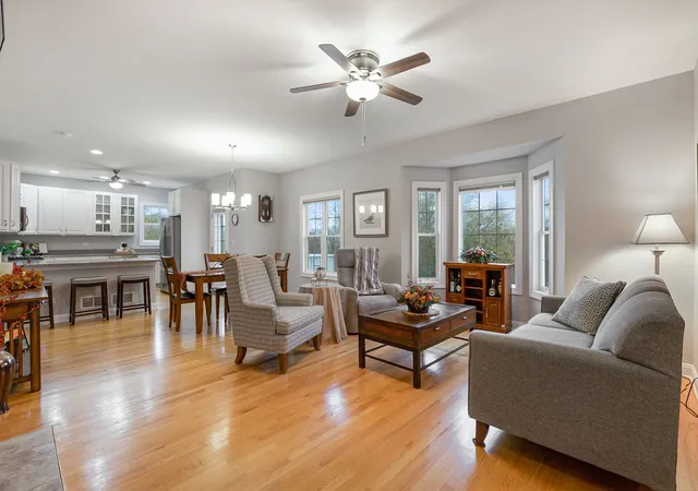 Photo 3 of Townhouse for sale at 1418 Garnet Ct, Gurnee, IL 60031 | MLS# 12781468 | Listing updated on 2026-10-20