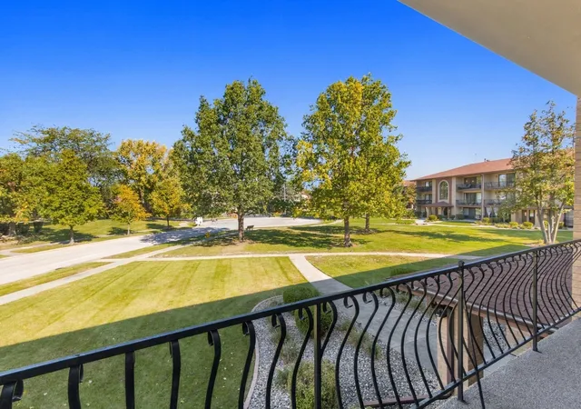 Photo 2 of Condo for sale at 15651 Garden View Ct #2D, Orland Park, IL 60462 | MLS# 12781476 | Listing updated on 2026-10-09