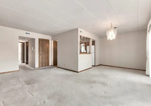 Listing Photo 4 - Condo for sale in building located at 15651 Gdn Vw Ct, Orland Park, IL 60462 - Unit #2D