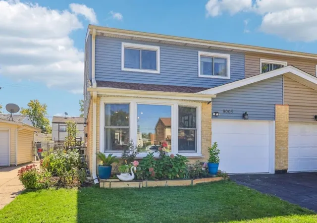 Photo 2 of Townhouse for sale at 9041 W Oaks Ave, Des Plaines, IL 60016 | MLS# 12781483 | Listing updated on 2026-10-09