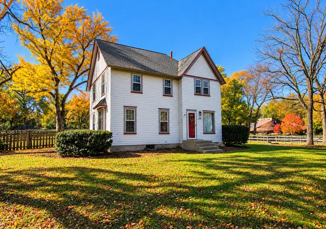 Photo 1 of Single family home for sale at 3017 Country Clb Rd, Woodstock, IL 60098 | MLS# 12781485 | Listing updated on 2026-10-28