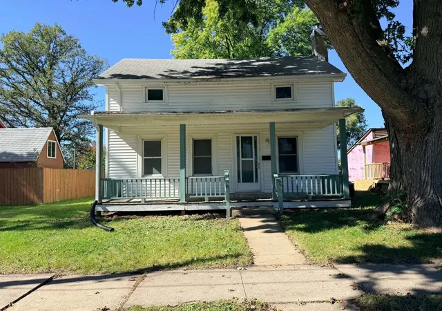 Photo 1 of Single family home for sale at 812 N 1st Street, Princeton, IL 61356 | MLS# 12781506 | Listing updated on 2026-10-09