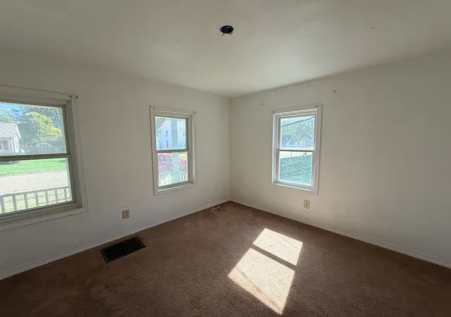 Photo 3 of Single family home for sale at 812 N 1st Street, Princeton, IL 61356 | MLS# 12781506 | Listing updated on 2026-10-09