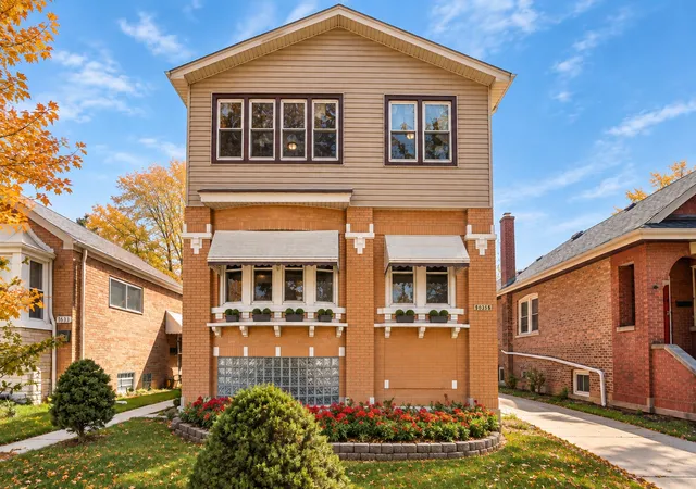 Photo 1 of Single family home for sale at 1615 Wenonah Ave, Berwyn, IL 60402 | MLS# 12781508 | Listing updated on 2026-10-21