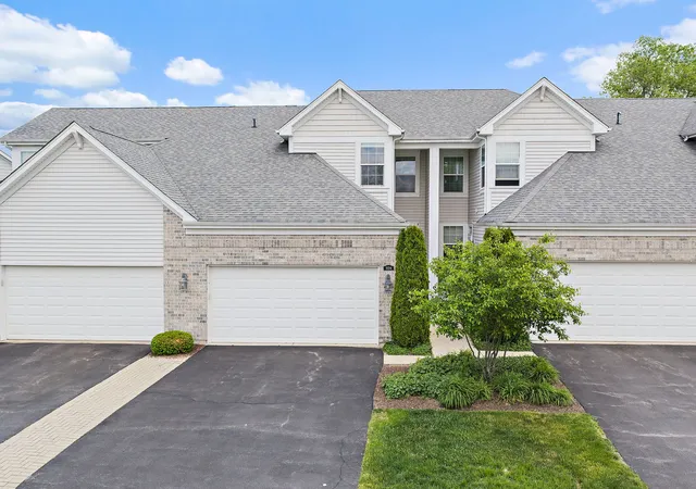 Photo 1 of Townhouse for sale at 9104 Falcon Greens Dr, Village Of Lakewood, IL 60014 | MLS# 12781509 | Listing updated on 2026-10-09