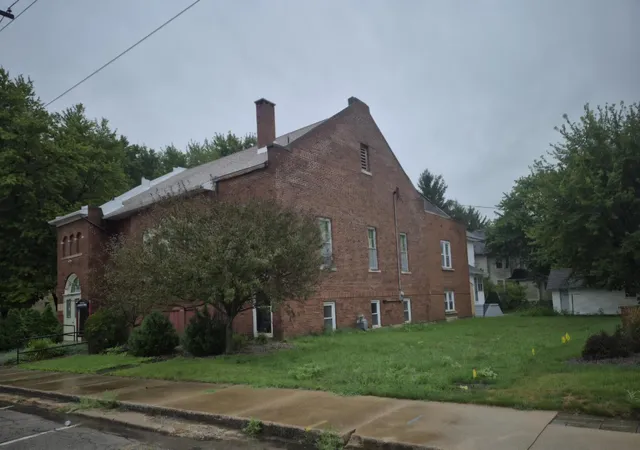Photo 3 of Single family home for sale at 190 E Grove St, Sheldon, IL 60966 | MLS# 12781531 | Listing updated on 2026-10-09