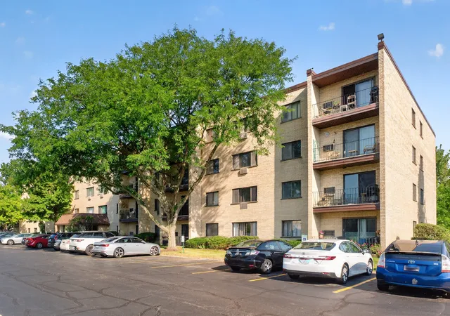 Photo 1 of Condo for sale at 7211 Wolf Rd #109A, Indian Head Park, IL 60525 | MLS# 12781536 | Listing updated on 2026-10-15