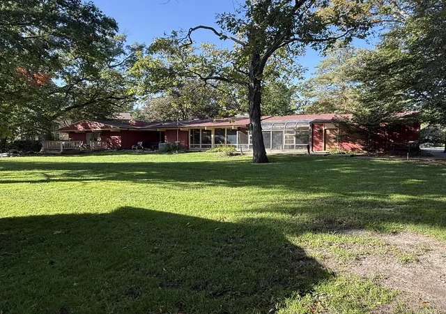 Photo 2 of Single family home for sale at 6n081 Hillcrest Dr, Medinah, IL 60157 | MLS# 12781550 | Listing updated on 2026-10-09