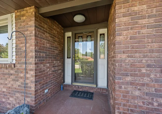 Photo 3 of Single family home for sale at 304 Carrie Ave, Urbana, IL 61802 | MLS# 12781553 | Listing updated on 2026-10-09