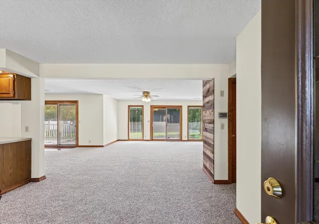 Photo 4 of Single family home for sale at 304 Carrie Ave, Urbana, IL 61802 | MLS# 12781553 | Listing updated on 2026-10-09