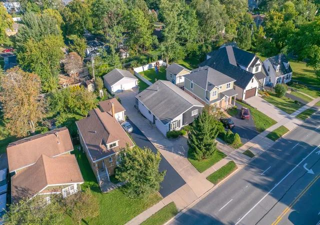 Photo 1 of Single family home for sale at 4517 Belmont Rd, Downers Grove, IL 60515 | MLS# 12781565 | Listing updated on 2026-10-22