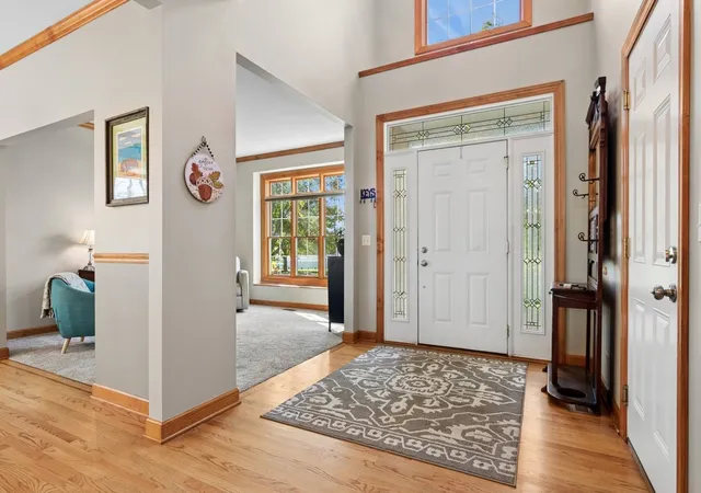Photo 1 of Single family home for sale at 543 Larium Ln, Crystal Lake, IL 60012 | MLS# 12781580 | Listing updated on 2026-10-29