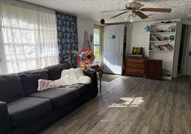 Photo 1 of Single family home for sale at 421 North Ave, Lockport, IL 60441 | MLS# 12781605 | Listing updated on 2026-10-09
