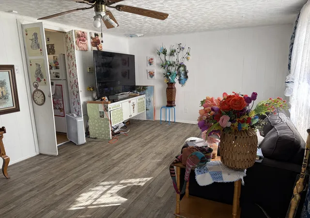 Photo 3 of Single family home for sale at 421 North Ave, Lockport, IL 60441 | MLS# 12781605 | Listing updated on 2026-10-09