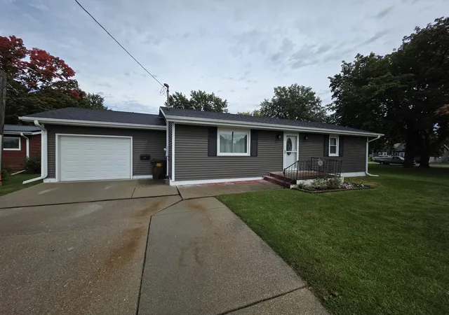Photo 1 of Single family home for sale at 322 Woodlawn Dr, Prophetstown, IL 61277 | MLS# 12781607 | Listing updated on 2026-10-09