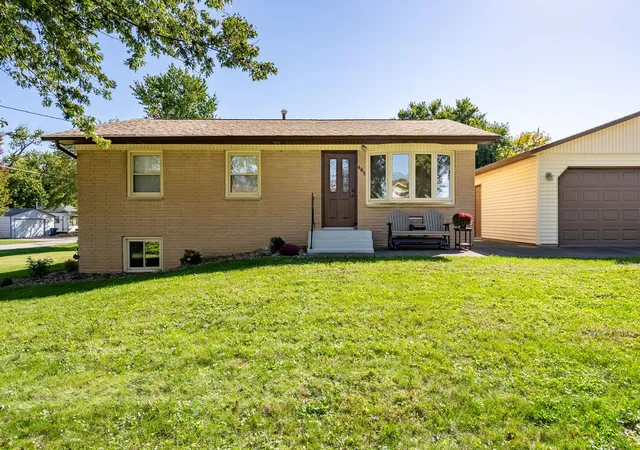 Photo 2 of Single family home for sale at 402 4th Avenue W, Andalusia, IL 61232 | MLS# 12781612 | Listing updated on 2026-10-22