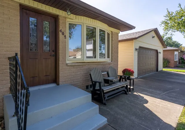Photo 3 of Single family home for sale at 402 4th Avenue W, Andalusia, IL 61232 | MLS# 12781612 | Listing updated on 2026-10-22