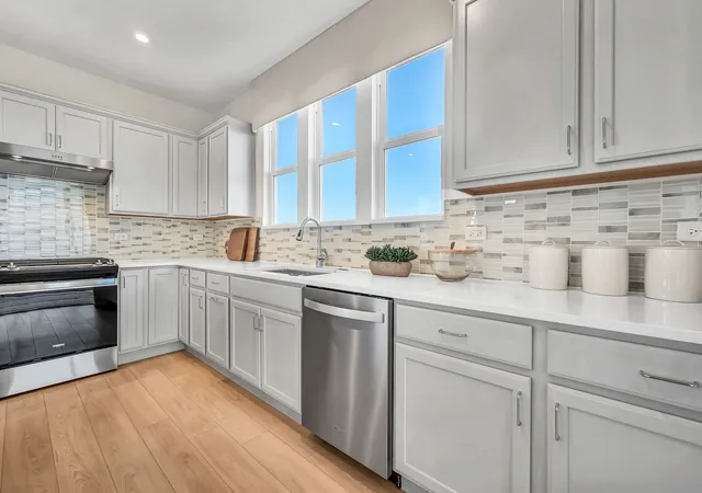 Photo 2 of Single family home for sale at 3350 Fulshear Cir, Aurora, IL 60503 | MLS# 12781622 | Listing updated on 2026-10-09