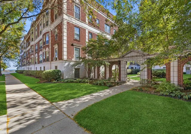 Condo for sale at 482 Sheridan Rd #1, Evanston, IL 60202 | MLS# 12781628