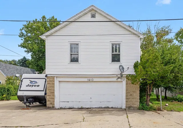 Photo 3 of Single family home for sale at 1413 N Richmond Rd, Mc Henry, IL 60050 | MLS# 12781658 | Listing updated on 2026-10-09