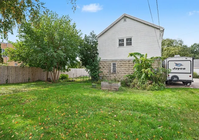 Photo 3 of Single family home for sale at 1413 N Richmond Rd, Mc Henry, IL 60050 | MLS# 12781658 | Listing updated on 2026-10-09