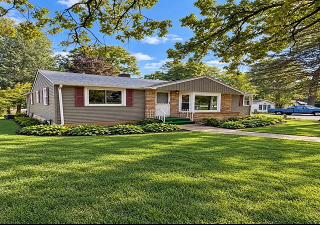 Photo 2 of Single family home for sale at 40541 N Il Route 83, Antioch, IL 60002 | MLS# 12781662 | Listing updated on 2026-10-09