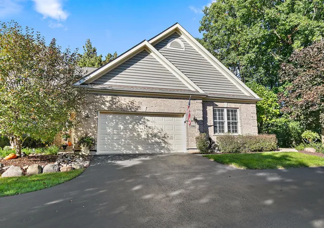 Photo 2 of Townhouse for sale at 1306 Boulder Ct, Woodstock, IL 60098 | MLS# 12781684 | Listing updated on 2026-10-22