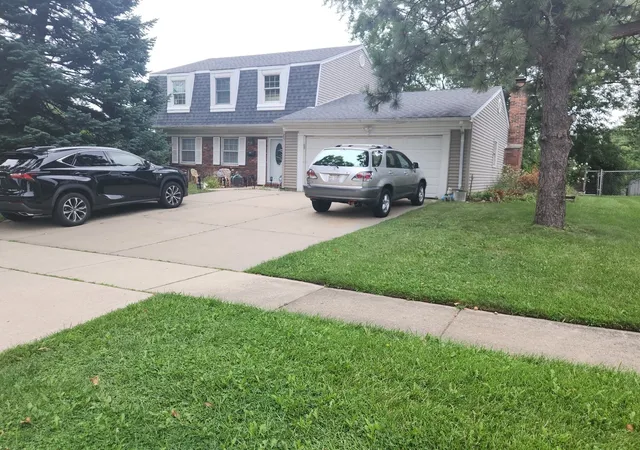 Single family home for sale at 25 Emerson Dr, Schaumburg, IL 60194 | MLS# 12781703
