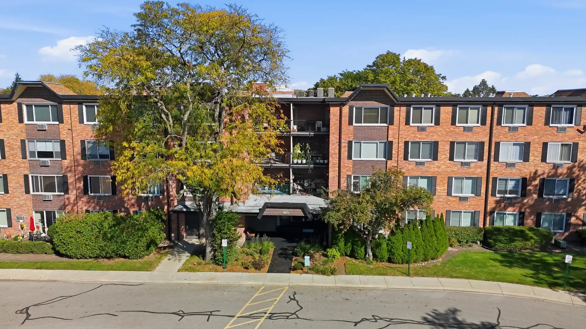 Listing Photo 2 - Condo for sale in 1207 S Old Wilke Rd located at 1207 S Old Wilke Rd, Arlington Heights, IL 60005 - Unit #210
