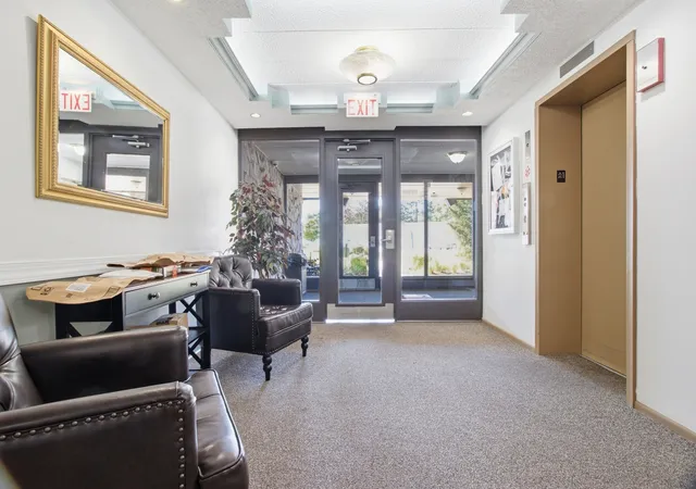 Listing Photo 4 - Condo for sale in building located at 1207 S Old Wilke Rd, Arlington Heights, IL 60005 - Unit #210