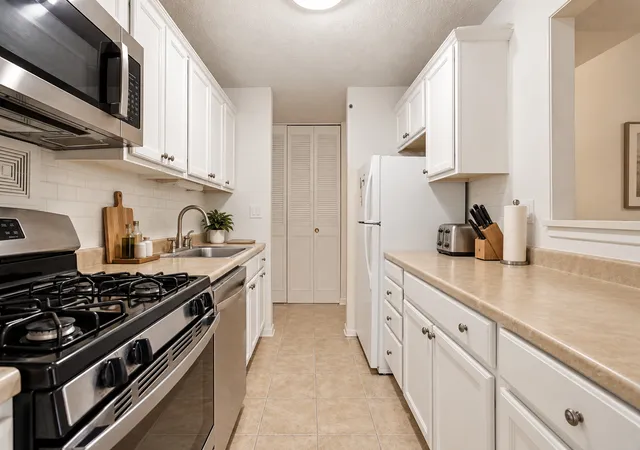 Listing Photo 5 - Condo for sale in building located at 1207 S Old Wilke Rd, Arlington Heights, IL 60005 - Unit #210
