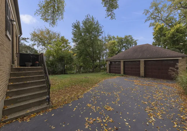 Photo 1 of Single family home for sale at 611 E Illinois St, Wheaton, IL 60187 | MLS# 12781743 | Listing updated on 2026-10-28