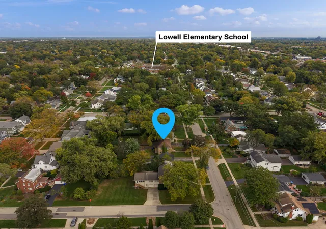 Photo 3 of Single family home for sale at 611 E Illinois St, Wheaton, IL 60187 | MLS# 12781743 | Listing updated on 2026-10-28