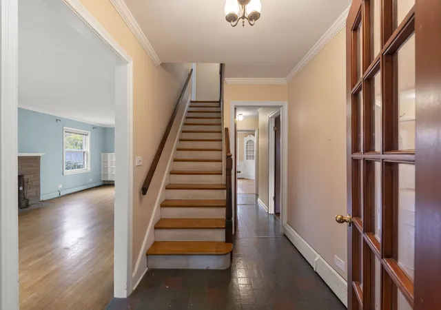 Photo 4 of Single family home for sale at 611 E Illinois St, Wheaton, IL 60187 | MLS# 12781743 | Listing updated on 2026-10-28