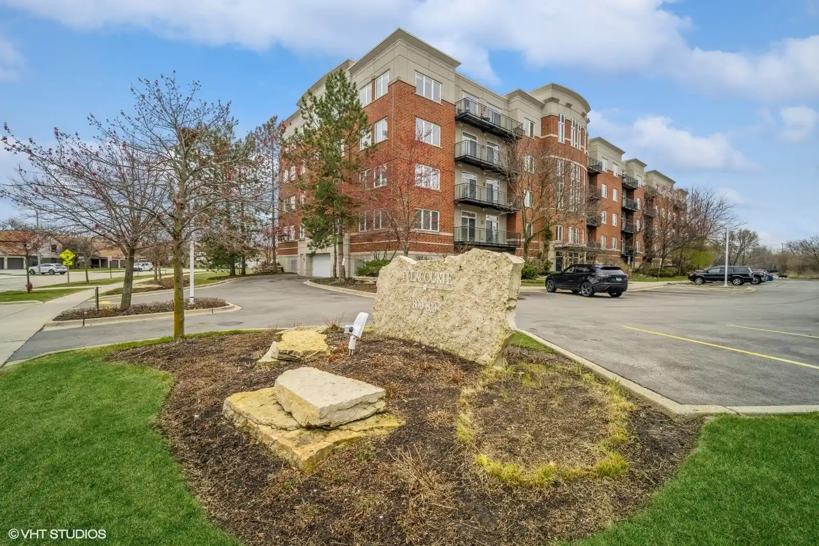 Listing Photo 1 - Condo for sale in 820 Weidner Rd located at 820 Weidner Rd, Buffalo Grove, IL 60089 - Unit #210