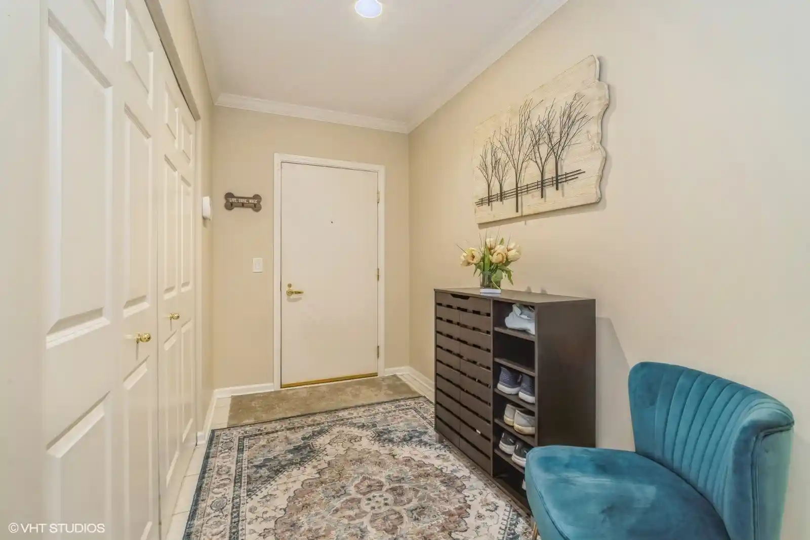 Listing Photo 2 - Condo for sale in 820 Weidner Rd located at 820 Weidner Rd, Buffalo Grove, IL 60089 - Unit #210