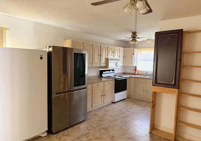 Photo 4 of Single family home for sale at 5032 Illinois St, Loves Park, IL 61111 | MLS# 12781748 | Listing updated on 2026-10-09