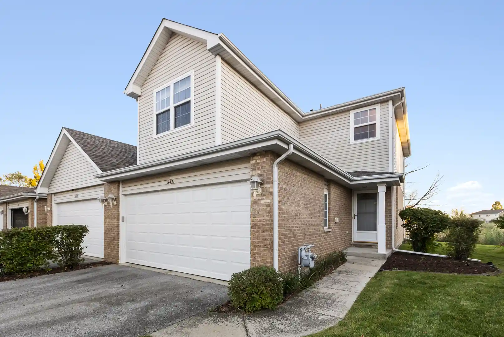 Listing Photo 1 - Condo for sale in 8421 Stratford Dr located at 8421 Stratford Dr, Tinley Park, IL 60487 - Unit 8421 Stratford Dr