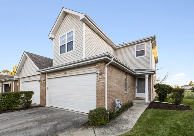 Listing Photo 1 - Condo for sale in building located at 8421 Stratford Dr, Tinley Park, IL 60487