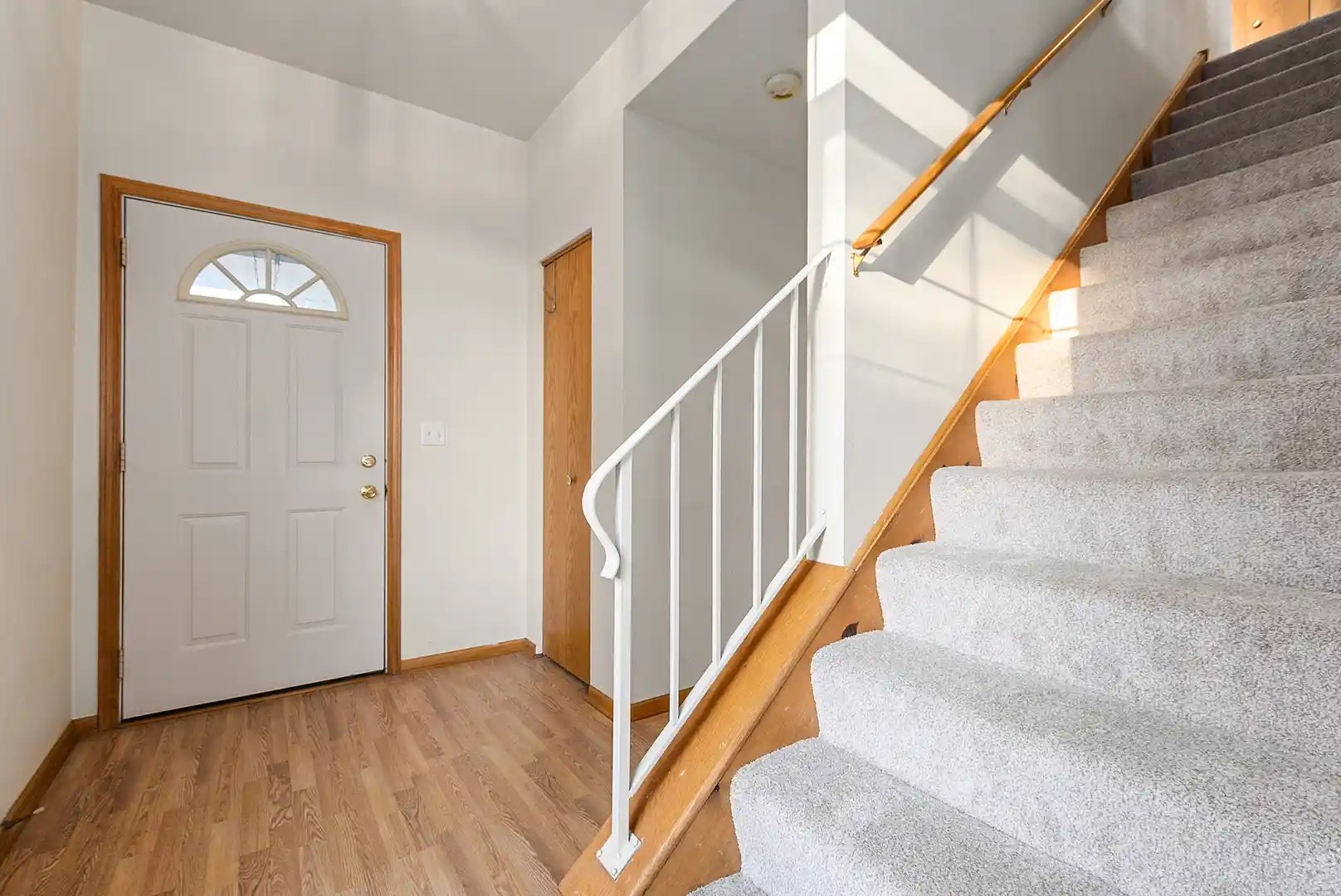 Listing Photo 2 - Condo for sale in 8421 Stratford Dr located at 8421 Stratford Dr, Tinley Park, IL 60487 - Unit 8421 Stratford Dr