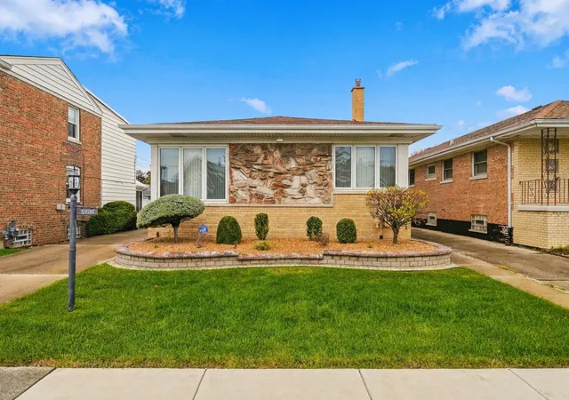 Photo 2 of Single family home for sale at 5708 S Newcastle Ave, Chicago, IL 60638 | MLS# 12781821 | Listing updated on 2026-10-22