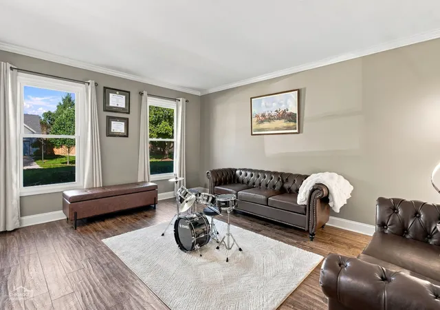 Photo 4 of Single family home for sale at 1200 Prairie Dr, Algonquin, IL 60102 | MLS# 12781825 | Listing updated on 2026-10-21